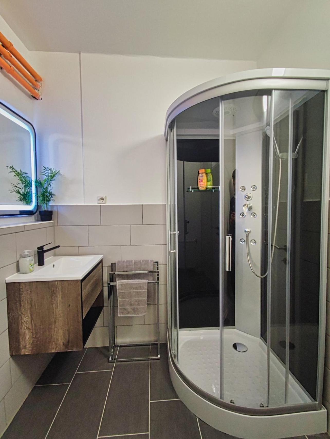 Charmante Wohnung Nahe Wiener Stadthalle Extérieur photo